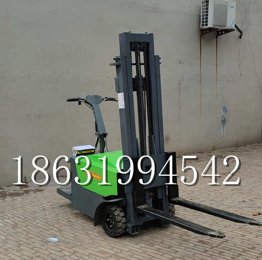 丰满区优程全电动叉车插腿式堆高车液压装卸车1.5吨升高小型站驾式铲车